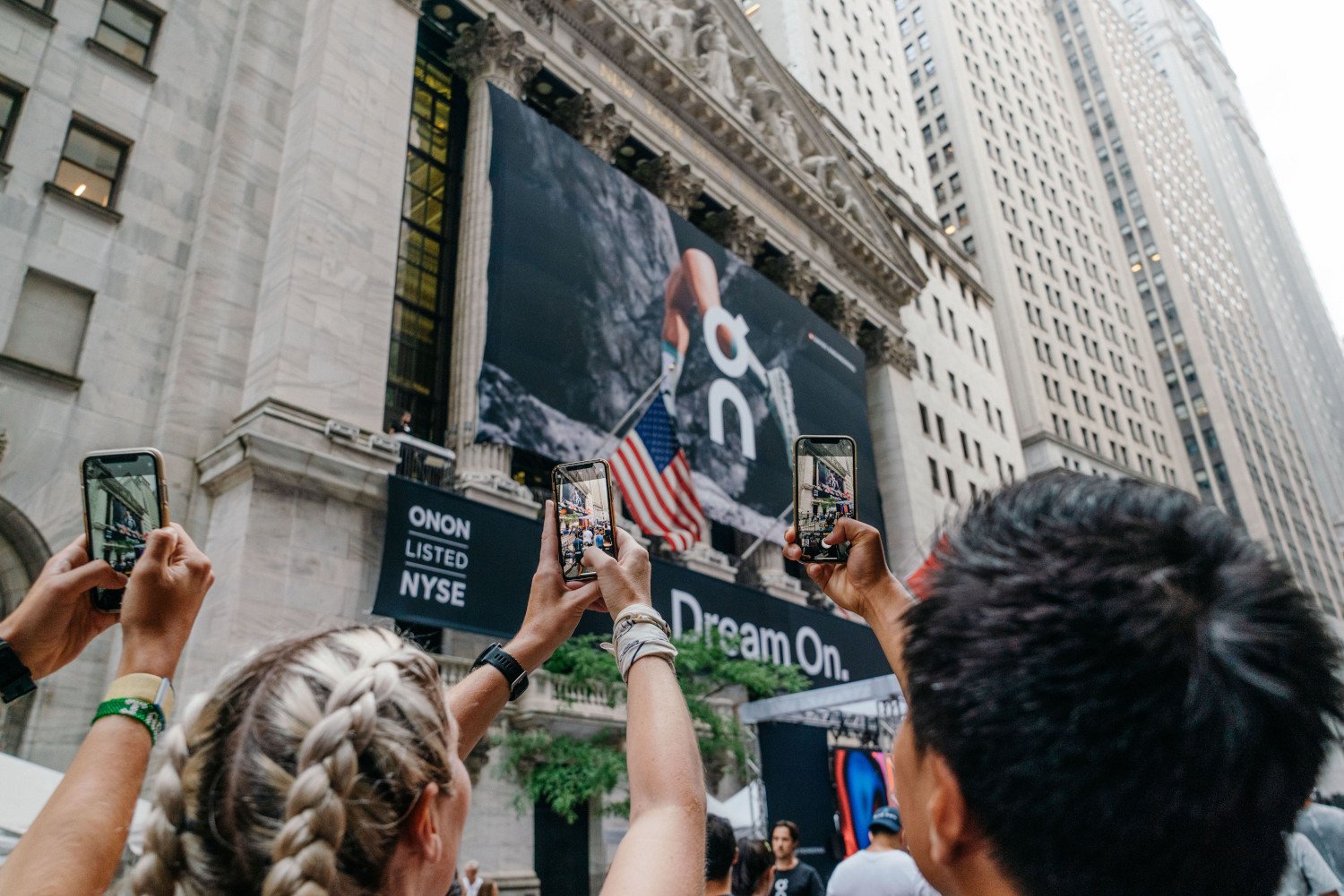 Medium JPEG-NYSE On Running editorial 