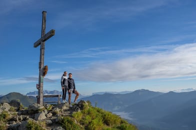 Wanderer Hirschkarspitze SOSA-Sommer _Copyright © Balazs Kovacs - mediaproductionbk 2023_BKA09122