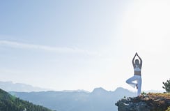csm_Yoga_am_Berg_8b4f94ab97