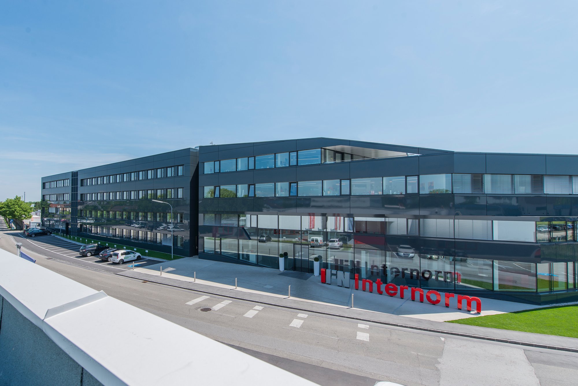 IFN Holding_HQ_Aussen